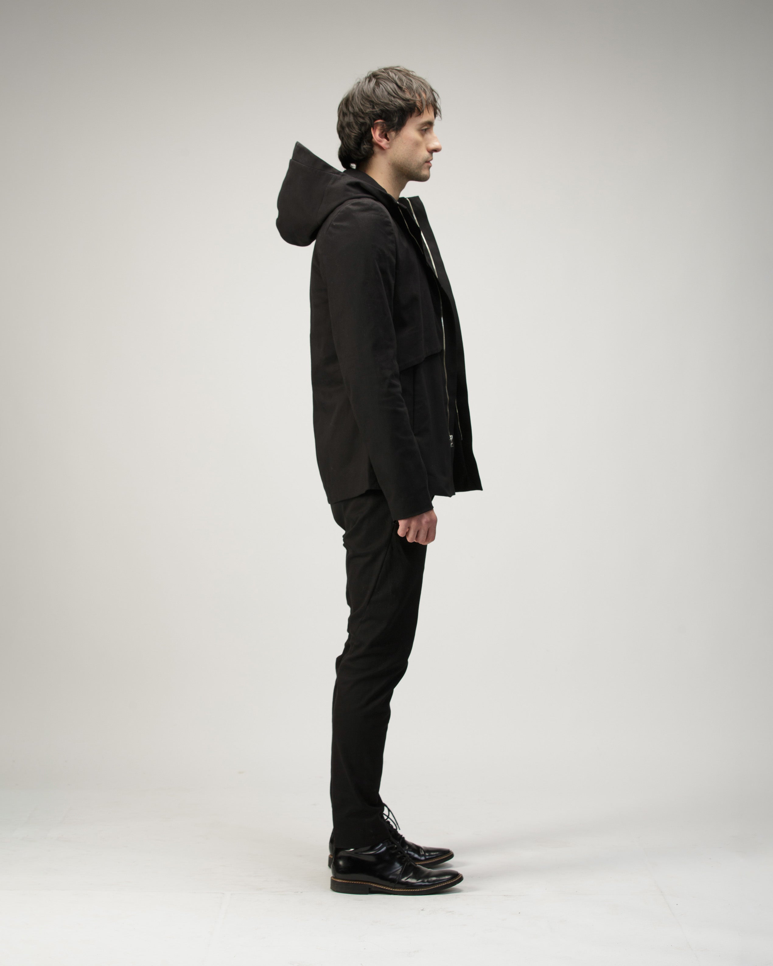CHAQUETA DIAFRAGMA CON CAPOTA NEGRO
