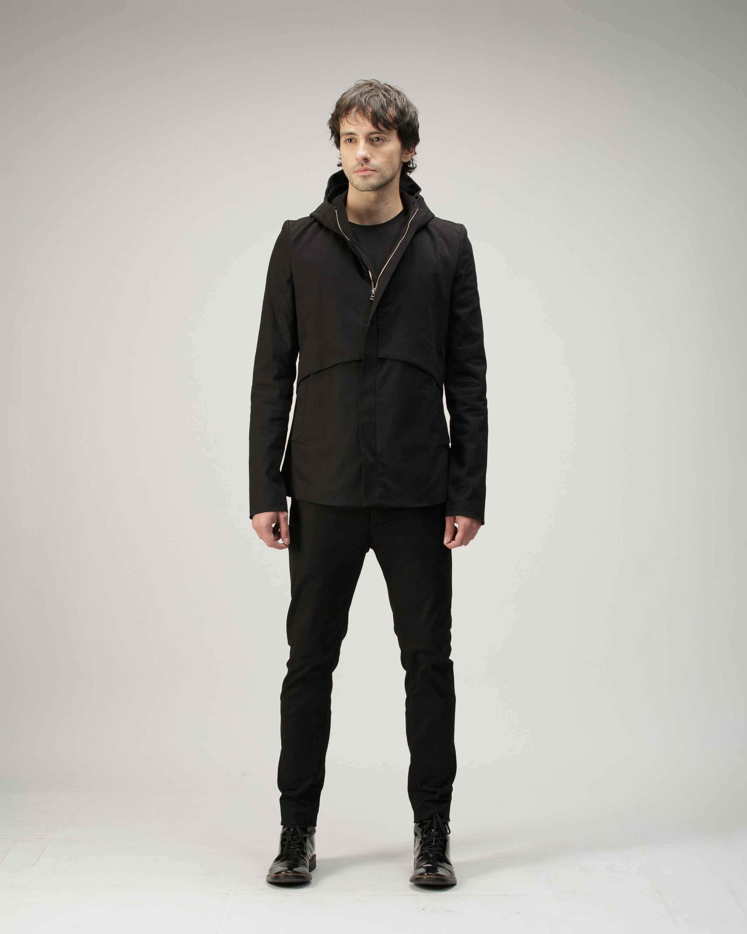 CHAQUETA DIAFRAGMA CON CAPOTA NEGRO