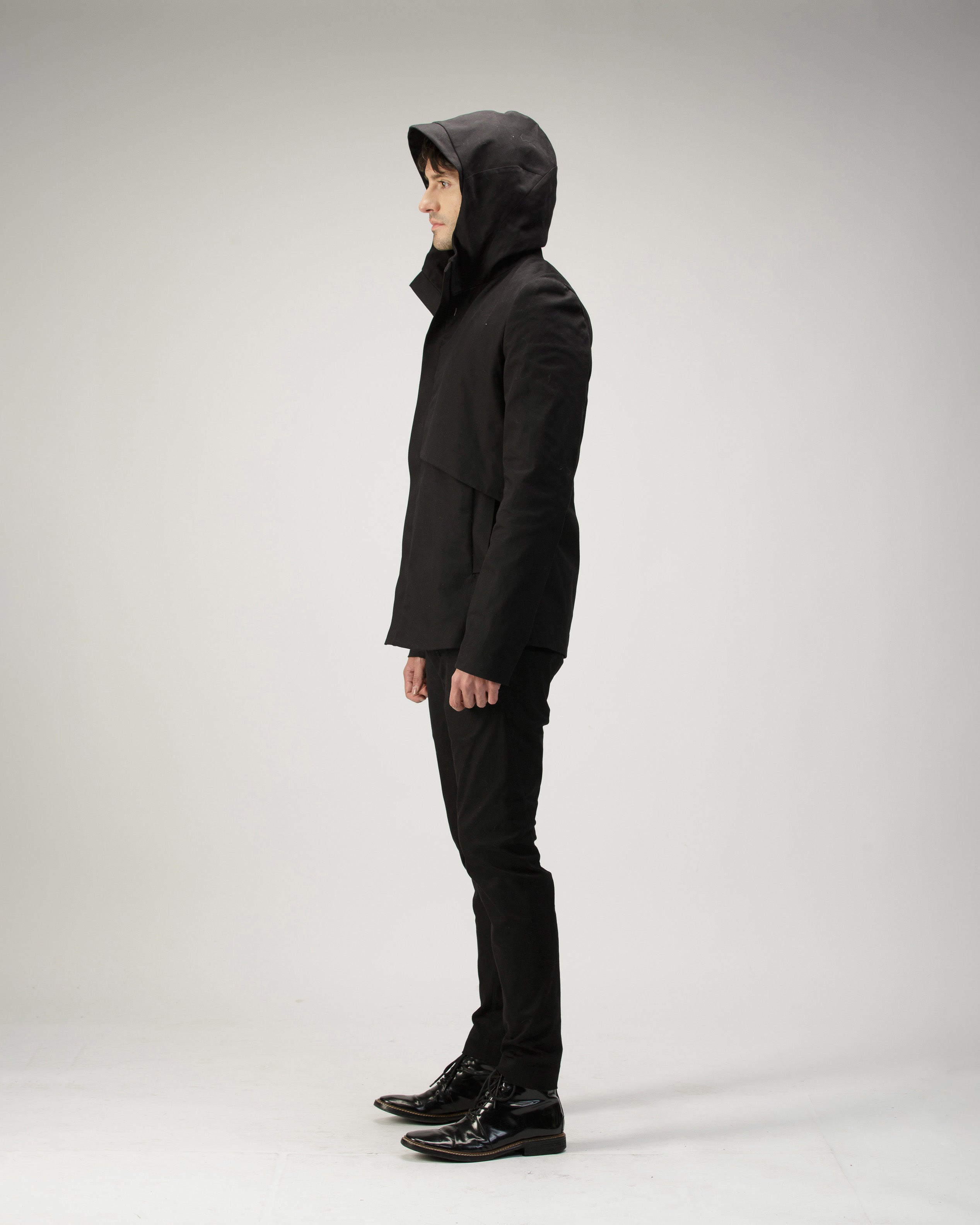CHAQUETA DIAFRAGMA CON CAPOTA NEGRO
