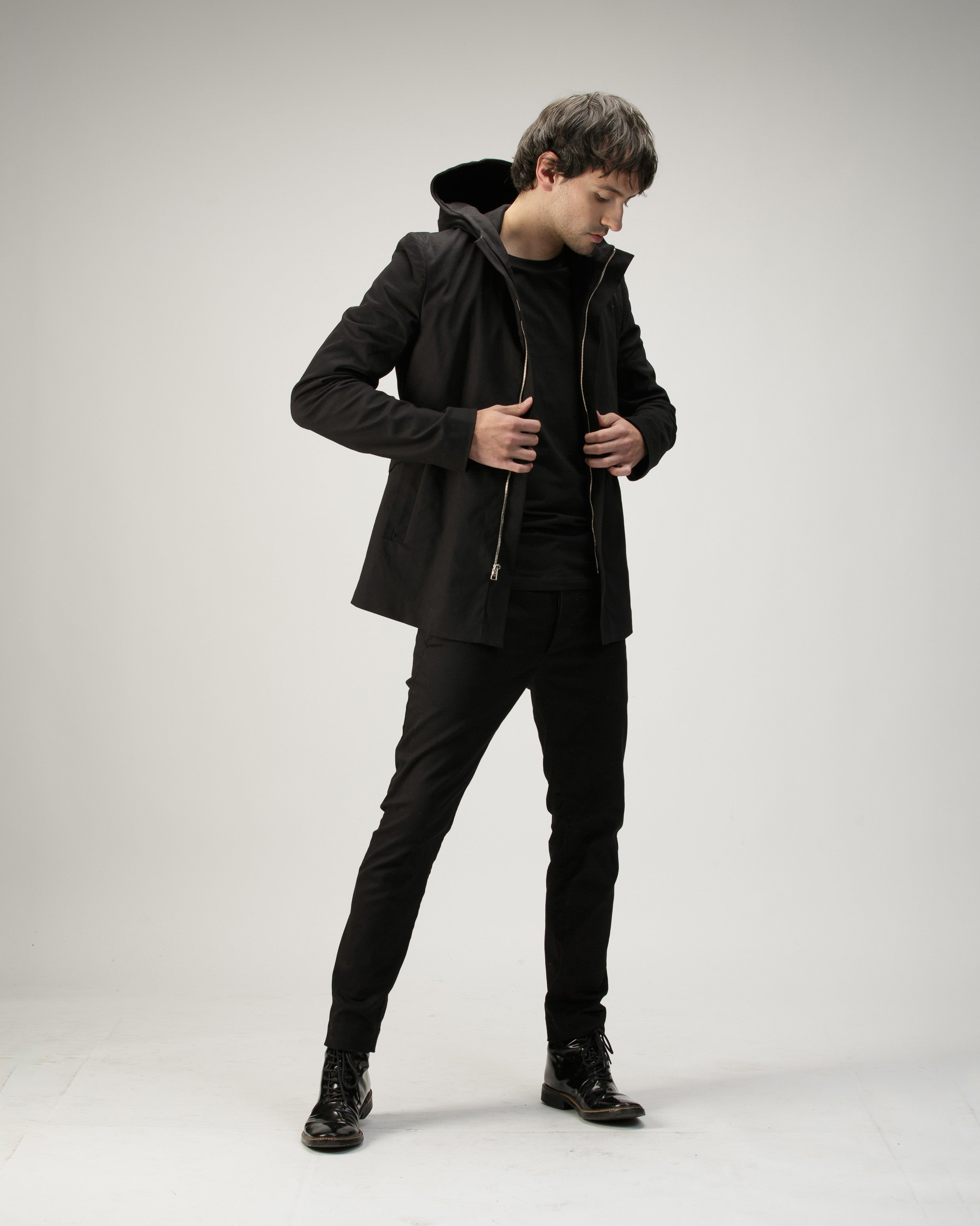 CHAQUETA DIAFRAGMA CON CAPOTA NEGRO