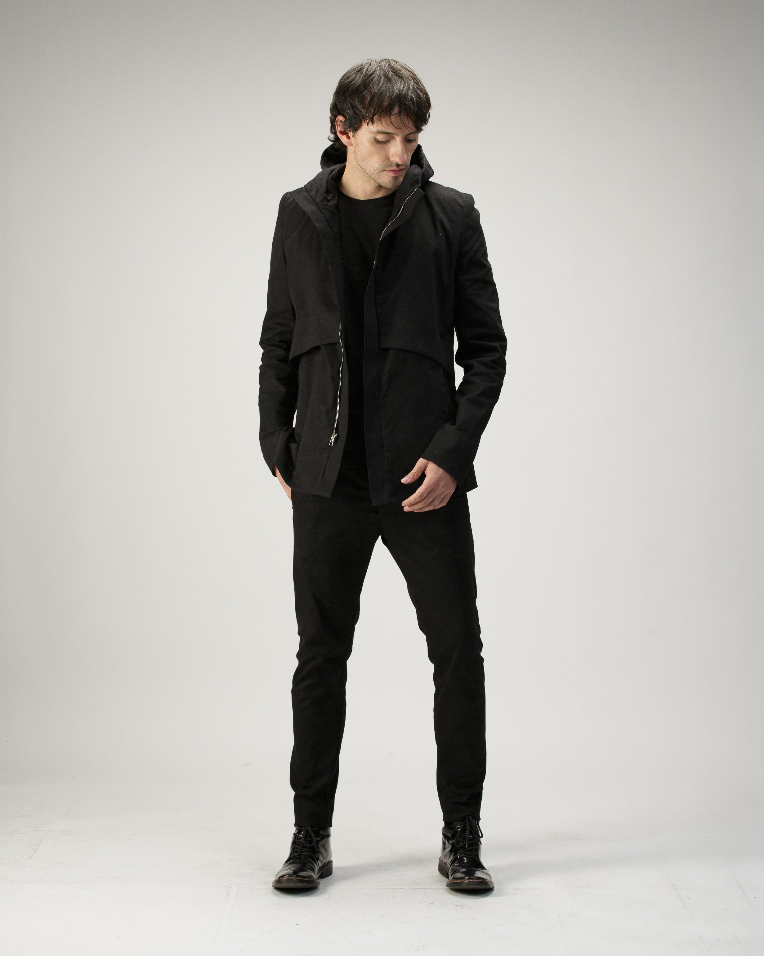 CHAQUETA DIAFRAGMA CON CAPOTA NEGRO