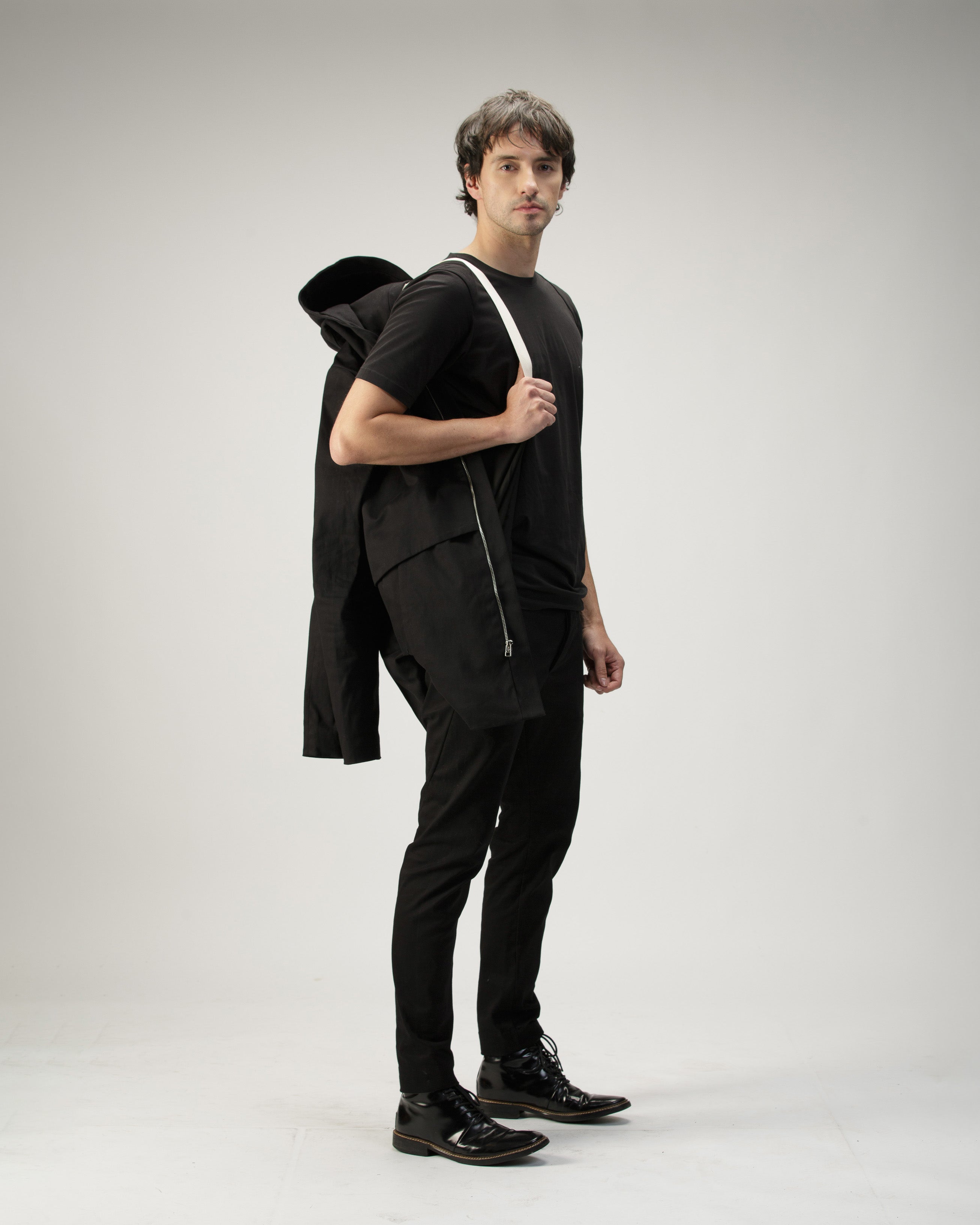 CHAQUETA DIAFRAGMA CON CAPOTA NEGRO