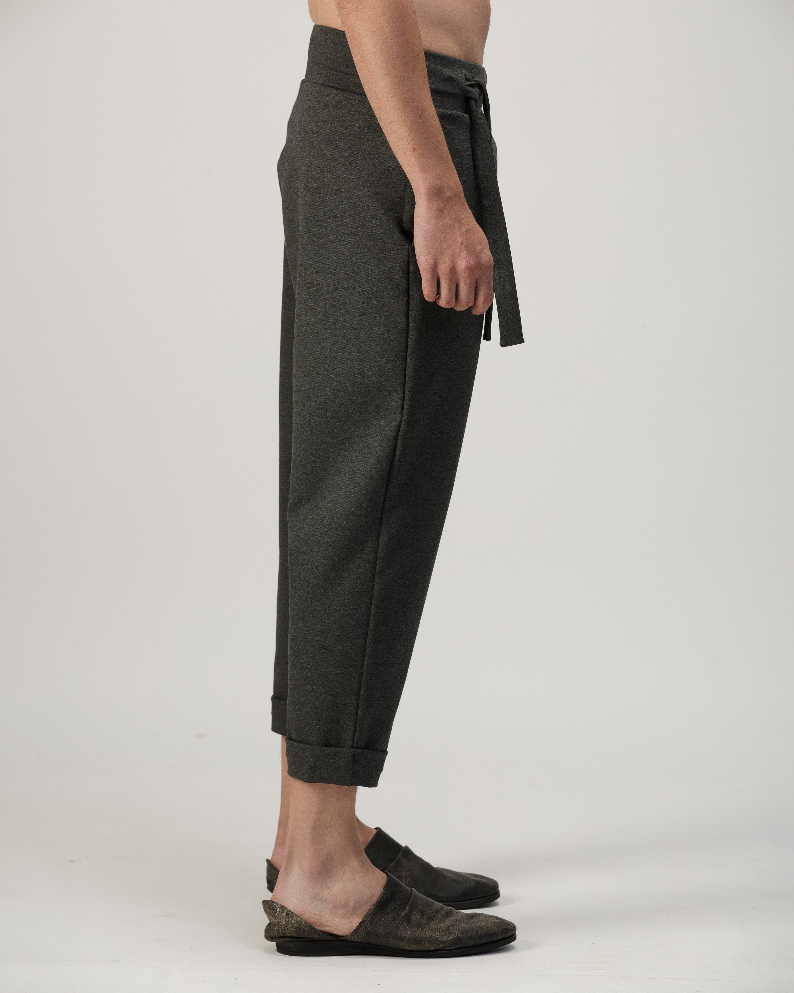 PANTALÓN RELAXED CRUCE GRIS