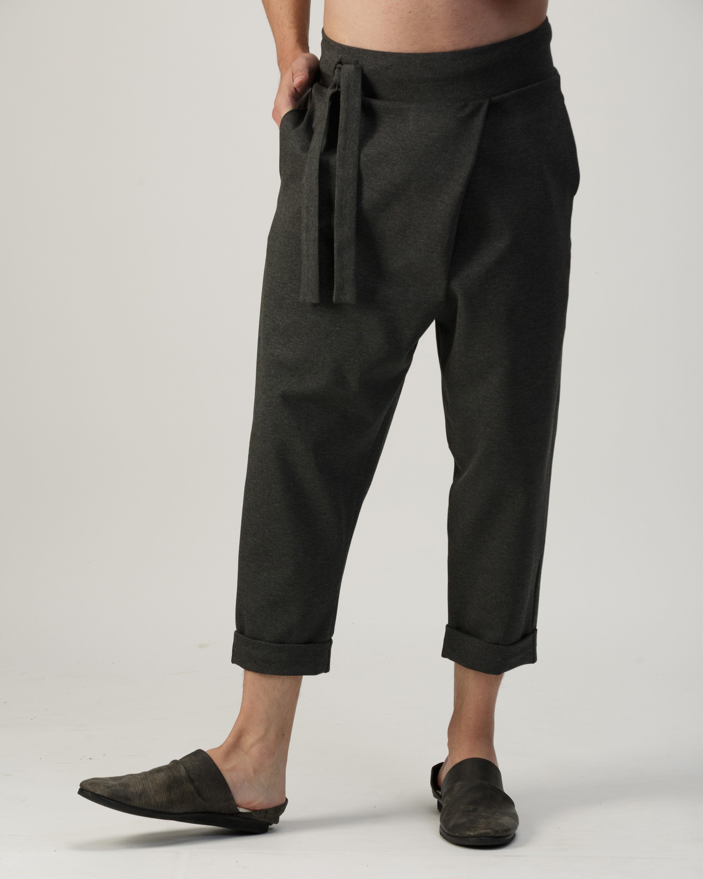 PANTALÓN RELAXED CRUCE
