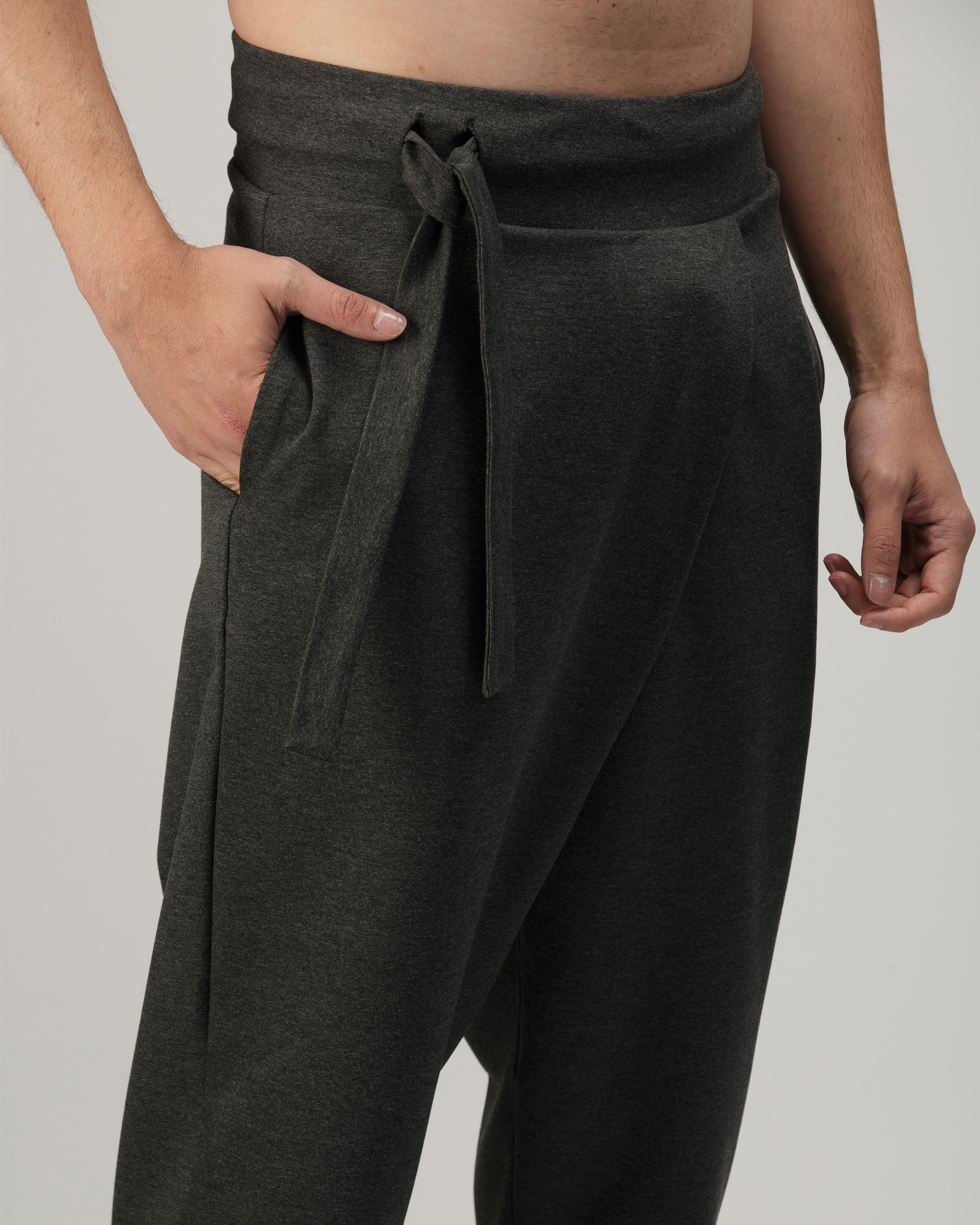 PANTALÓN RELAXED CRUCE GRIS