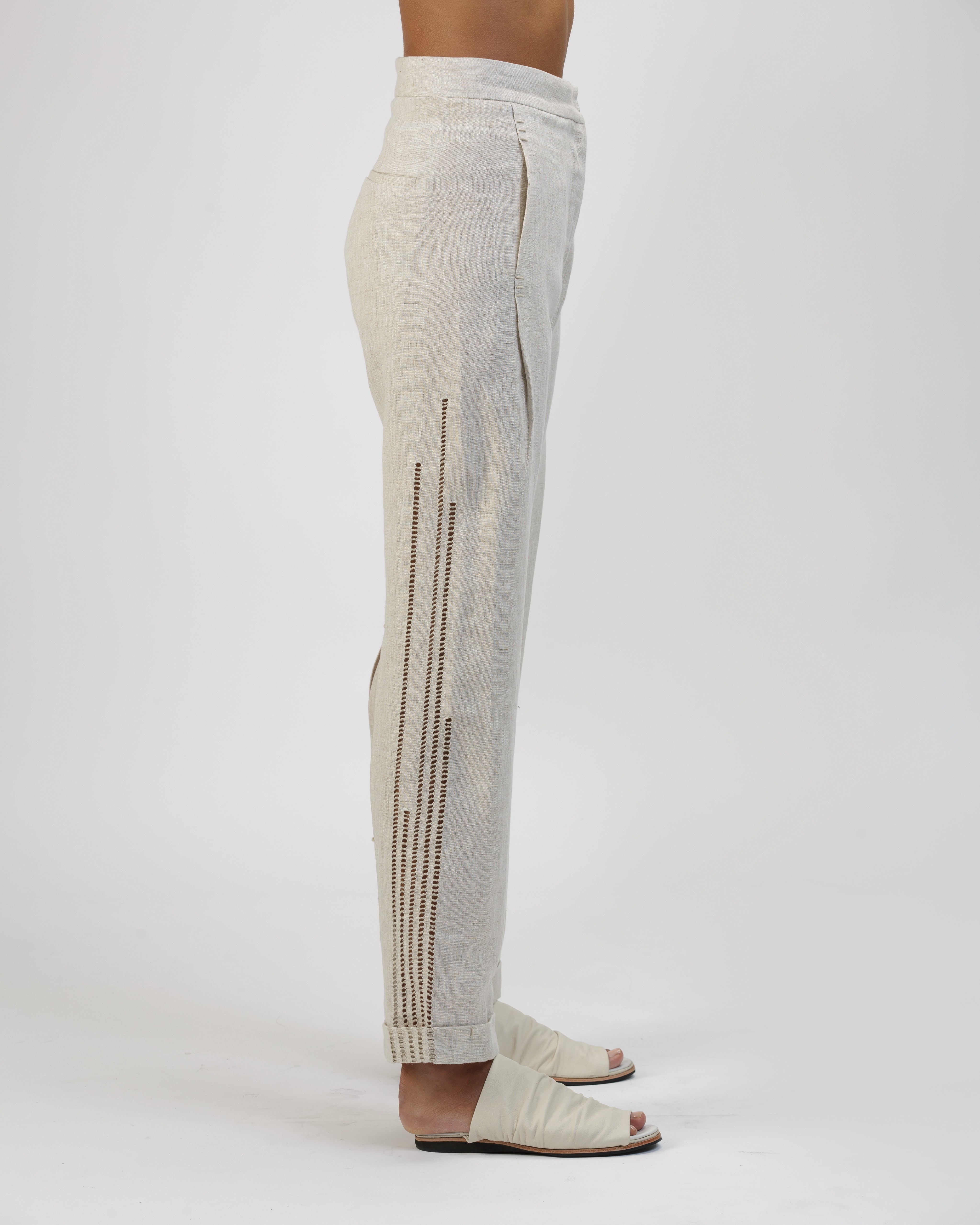 PANTALÓN SLIM PRENSES CALADO