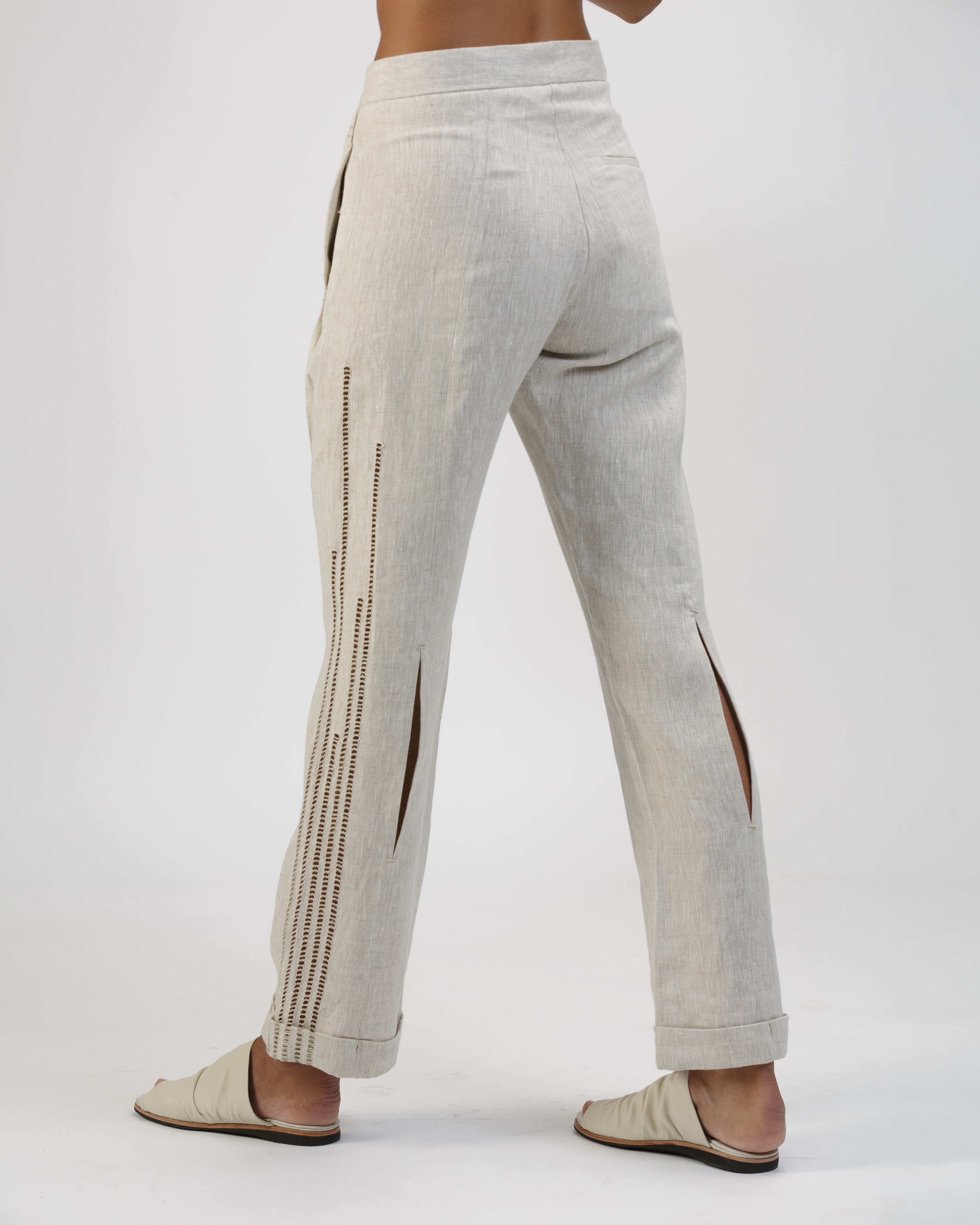 PANTALÓN SLIM PRENSES CALADO